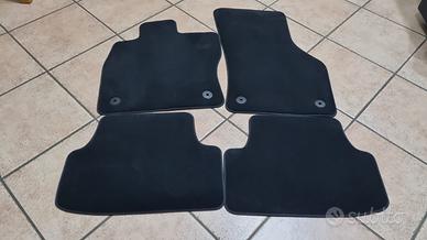 TAPPETINI MOQUETTE PER GOLF 7 NUOVI