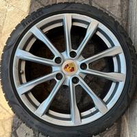 Set 4 Cerchi Originali Porsche 19” + gomme Pzero