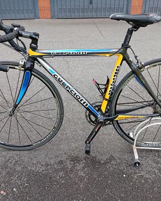 bicicletta telaio carbonio cambio scimano DURACE