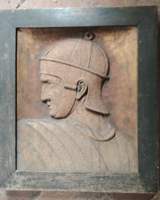 antico bassorilievo in legno