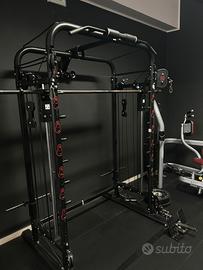 Multipower, leg press, panca alta e cavi