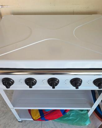 Cucina da Campeggio o veranda