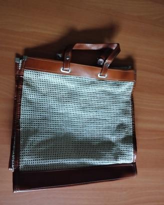 borsa shopper realizzata all'uncinetto