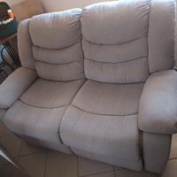 Divano con recliner manuale