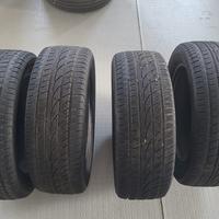 4 gomme invernali 215/15/r17.  80%