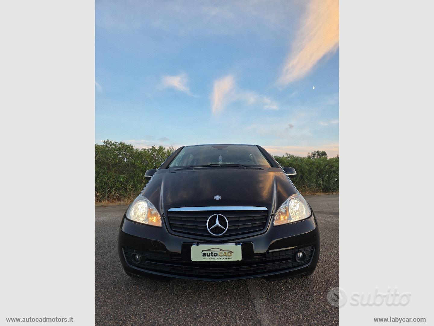 Mercedes-Benz A 160 2012 photo 2