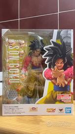 SH Figuarts Super sayan 4 Son Goku