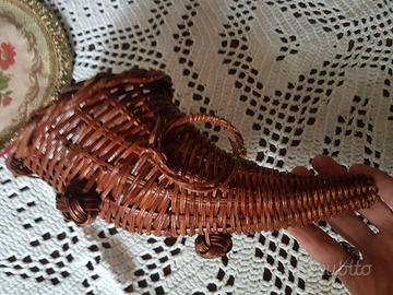 Corno dell'abbondanza. Cornucopia intrecciata