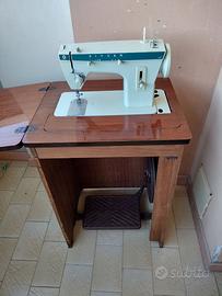 Macchina da cucire vintage