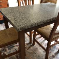Tavolo allungabile con sedie
