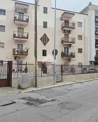 3 LOCALI A TRIGGIANO