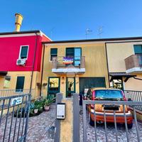 VILLA A SCHIERA CENTRALE A ADRIA