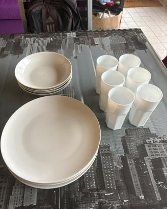 Set 4 piatti fondi e piani + 6 bicchieri IKEA