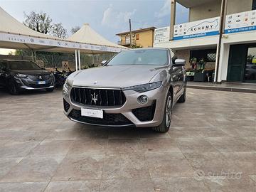 Maserati Levante GranSport 3.0 V6 350 CV