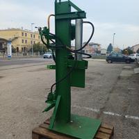 spacca legna per trattore agricolo