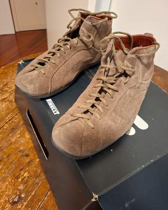 Scarpe Pirelli alte alla caviglia 