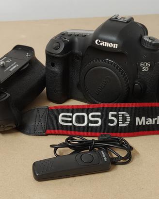 CANON 5D Mark III + battery pack + telecomando