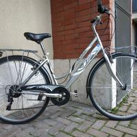 bici Town alluminio 28 con cambio 2 portapacchi 