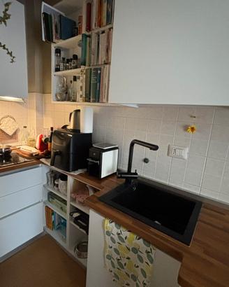 Cucina su misura con top in noce massello