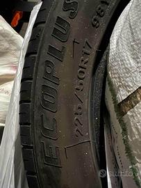 gomme 225 50 r 17 98 Y