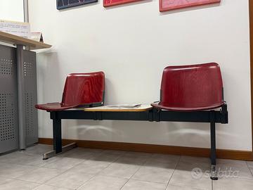 4+4 poltroncine sala attesa unite da barra acciaio