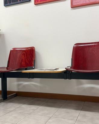 4+4 poltroncine sala attesa unite da barra acciaio