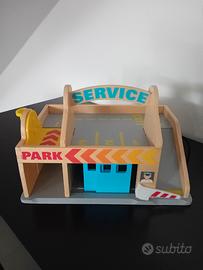 Garage giocattolo in legno
