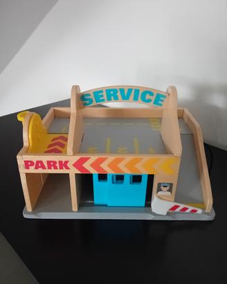 Garage giocattolo in legno