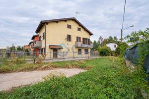 Villa di 181 m² con 5 locali e box auto a Castelle