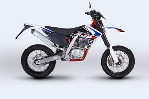 AJP supermotard 240 nuova ancora da immatricolare 