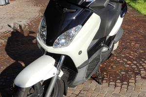 Yamaha X-Max 250