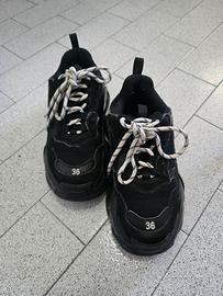 BALENCIAGA SNEAKERS TRIPLE S DA DONNA IN NERO