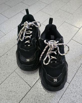 BALENCIAGA SNEAKERS TRIPLE S DA DONNA IN NERO