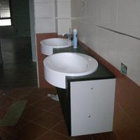 Lavandini e mobile bagno