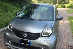 SMART SOLID GREY Allestimento Brabus
