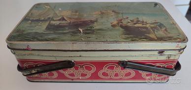Scatola di latta vintage con manici