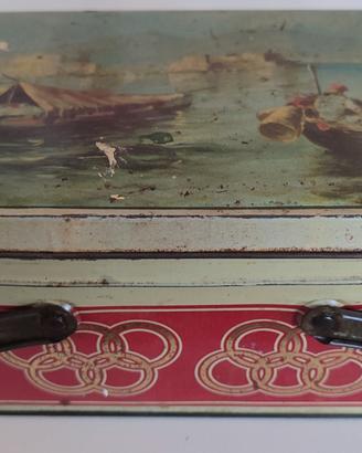 Scatola di latta vintage con manici