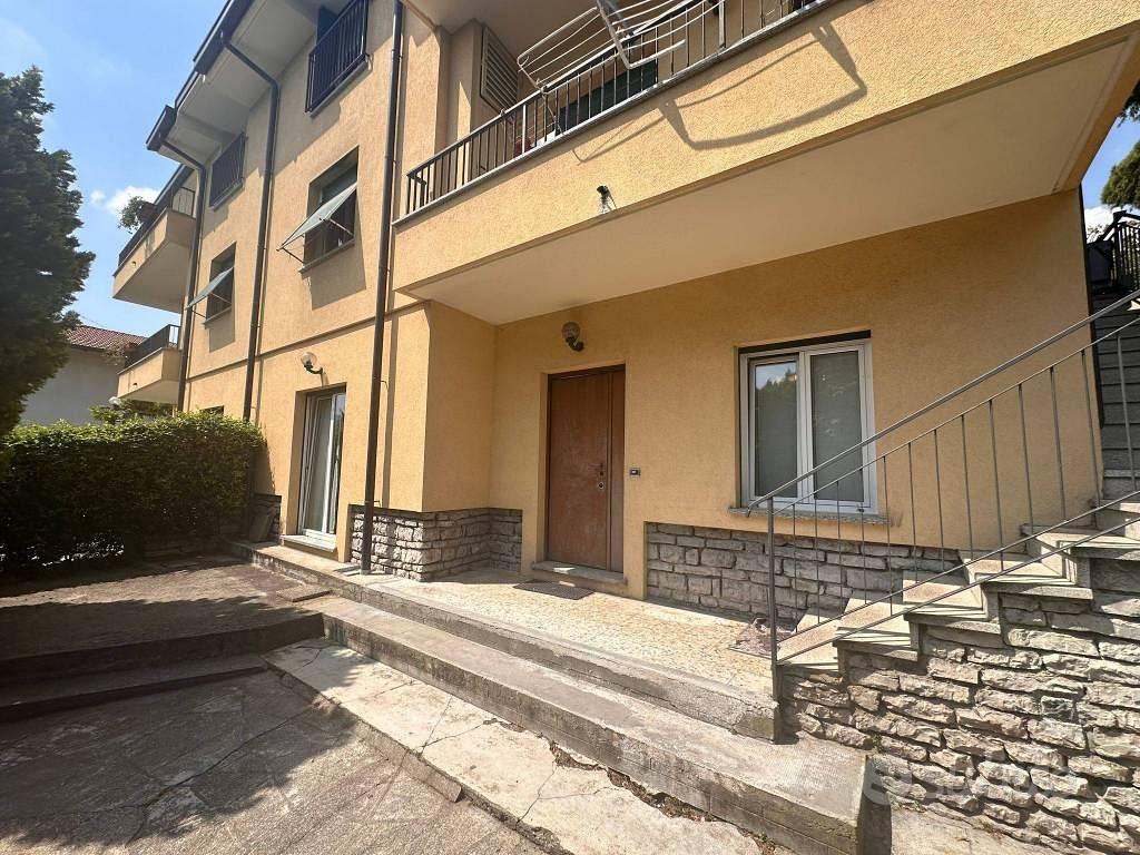 Appartamento di 100 m² con 3 locali e box auto a G - Altro