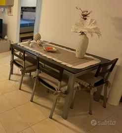Tavolo con 4 sedie