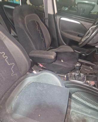 interni fiat grande punto 5 porte 2012