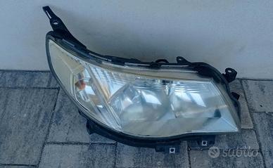 fari allo Xenon per Subaru Forester