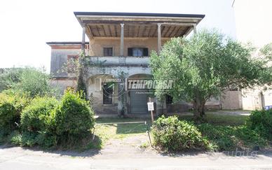 INTERO EDIFICIO - ZONA STAZIONE