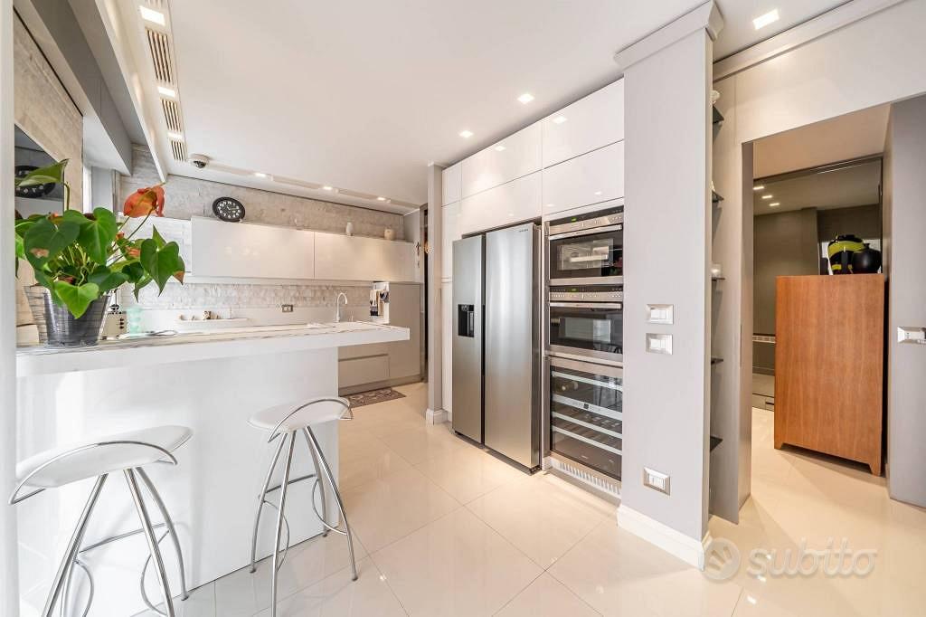 Apartment in Verona, Valdonega, Nord-Ovest - Altro