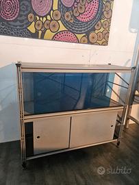 Mobile libreria in ferro con ante scorrevoli
Misur