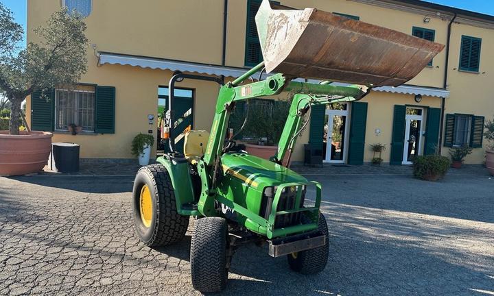 JOHN DEERE 3036 E