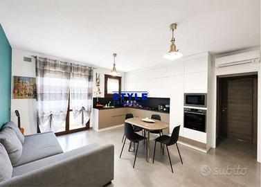 CENTRALISSIMO APPARTAMENTO DUE CAMERE IN DUPLEX