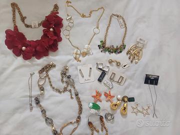 lotto bigiotteria nuova alcuni pezzi sodini