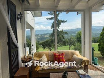 Villa di 355 m² con più di 5 locali e box auto dop