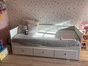 Divano letto matrimoniale con cassettoni bianco