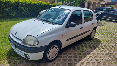 Renault Clio 1.2 benzina con aria condizionata